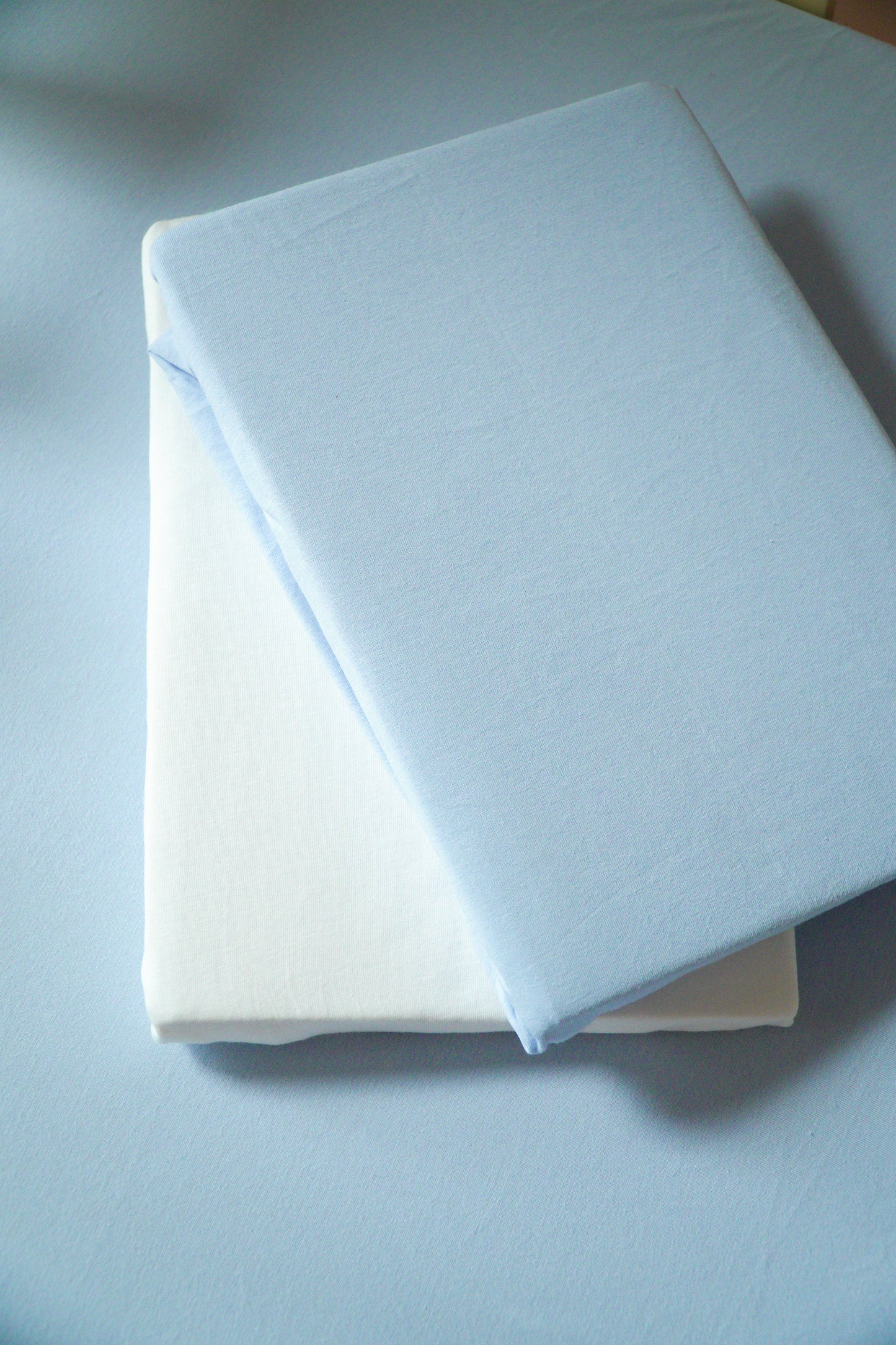 100% Organic Cotton - Crib Sheets Set (2-pack) - Baby Blue and White